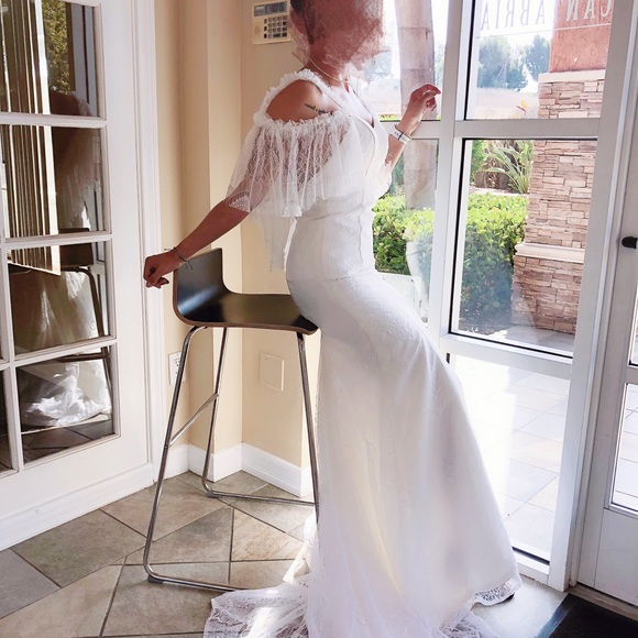 Old fashion laced low back prom dress - Picture 2 of 4